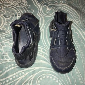 Boys Nike hurraches